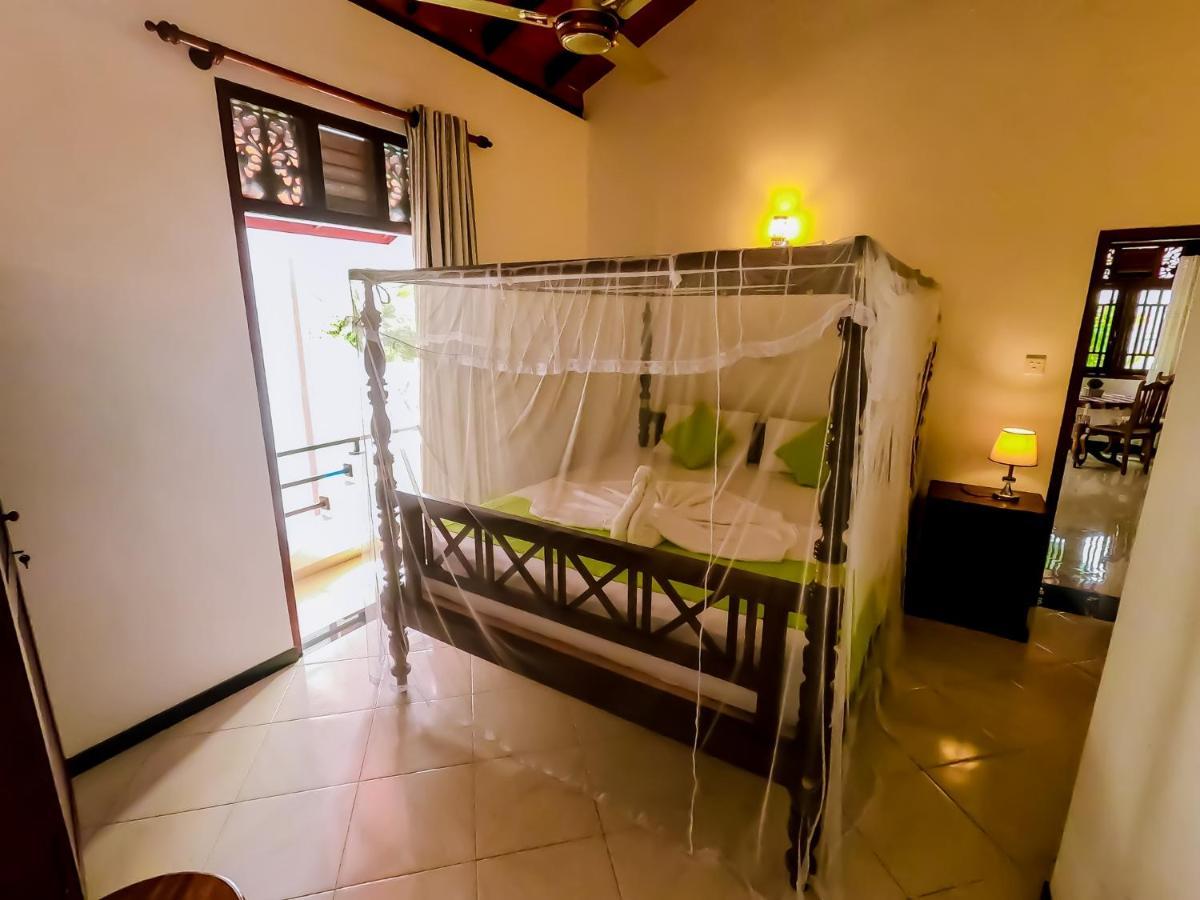 Villa De White Sambur Hikkaduwa Exterior foto